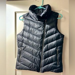 Patagonia Black Women's Vest – Wear-W's Prow Puffer Vest